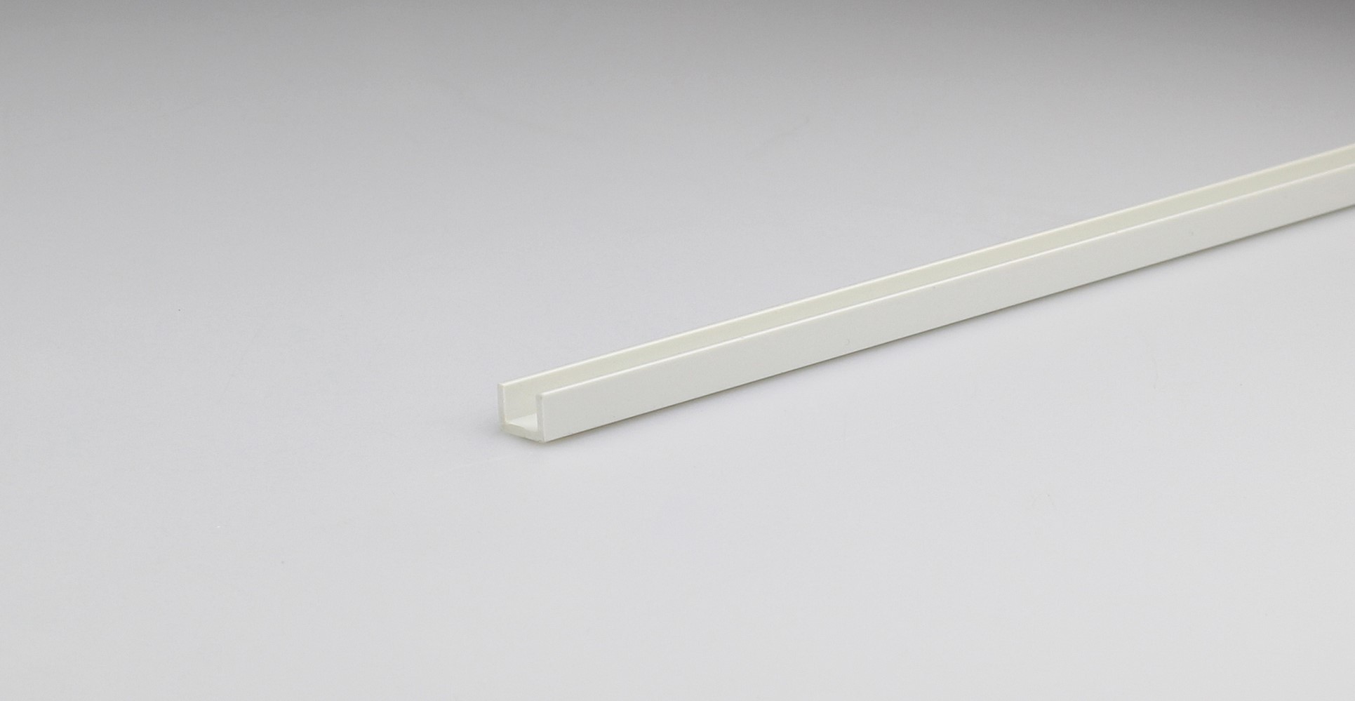 Profilé U blanc pvc mm.10x21x10