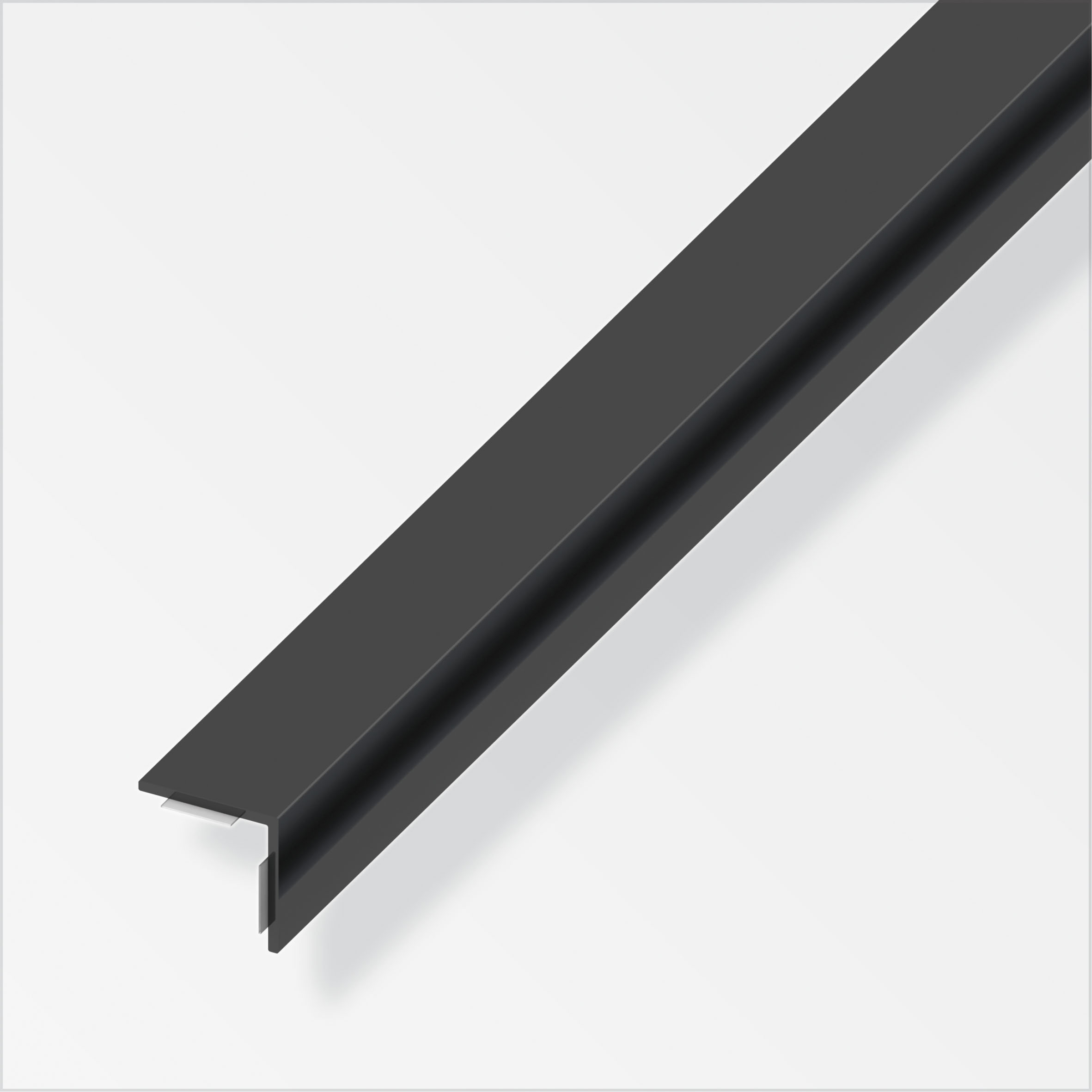 CORNIERE ADH 20X20X1,5 PVC NOIR BR.1M